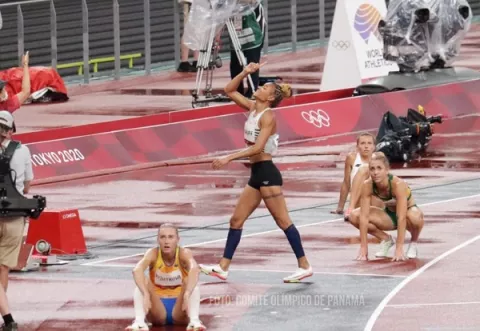 Gianna Woodruff clasifica a la final y pone a soñar a Panamá por una medalla