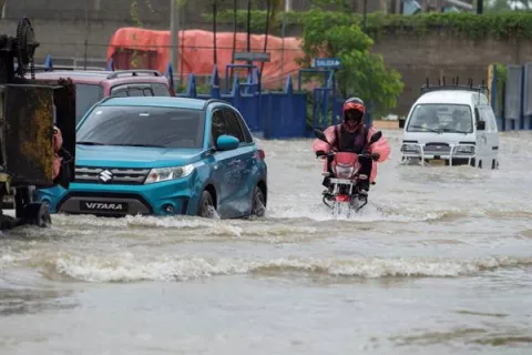 Huracán Grace avanza por la península de Yucatán con fuertes lluvias