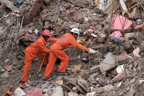 Haití pide a los topos mexicanos dejar las labores de rescate tras el sismo