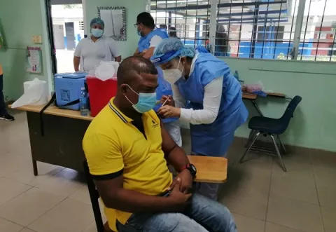 Habilitan puesto fijo de vacunación contra la covid-19 en Herrera