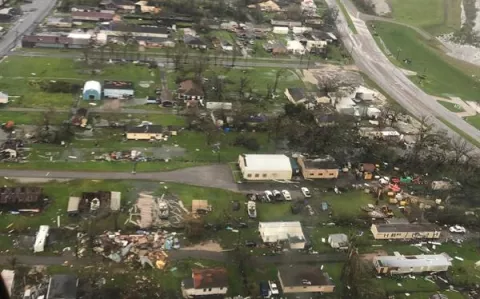 Estados Unidos moviliza ayuda tras destrucción, inundaciones y apagones que dejó Ida