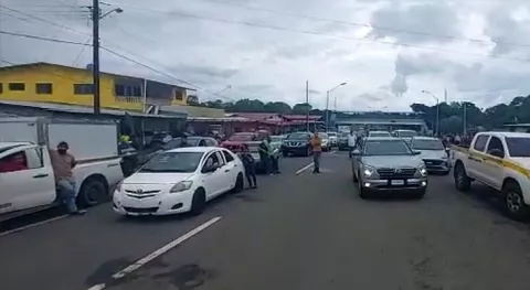 Indígenas reabren la vía Panamericana para reunirse con comisión de gobierno