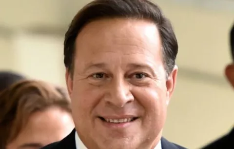 Solicitan investigar a Juan Carlos Varela y al fiscal Aurelio Vásquez por sus actuaciones en el caso 'Blue Apple'