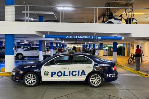 Balacera en Multiplaza: un muerto y dos heridos
