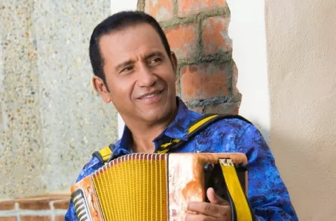 Nenito Vargas celebra 23 años como acordeonista, cantante, arreglista y director musical