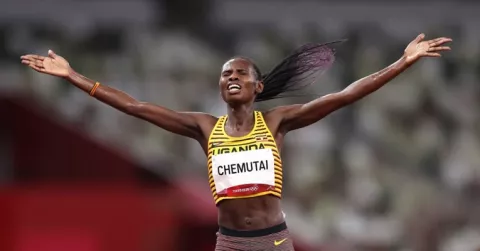 Peruth Chemutai reina en los obstáculos con 22 años de edad
