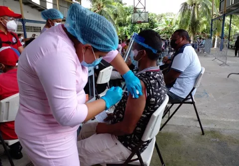 Covid-19: Estrategia de vacunación por barrido con segundas dosis de Pfizer se traslada a Panamá Norte