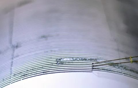 Cadena de al menos cuatro sismos remeció este viernes la costa de Ecuador