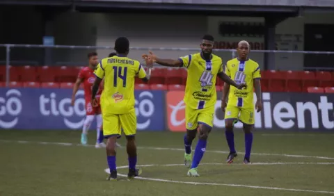 Universitario empata ante Atlético Chiriquí y sigue líder en la Conferencia Oeste