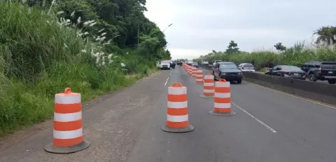 Cierran carril en Loma Cová por hundimiento de carretera