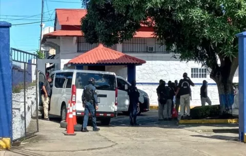 Capturan a seis miembros de la pandilla ‘Los Chamucos’ en el sector de Santa Isabel, Las Tablas 