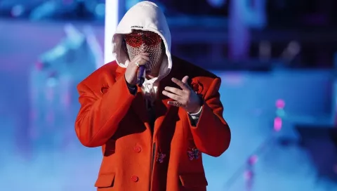 Bad Bunny promueve la tercera y última temporada de la serie 'Narcos: México'