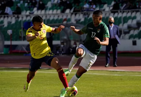 Bolivia se salva de perder ante Colombia en La Paz