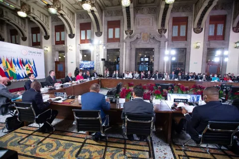 'En esta mesa faltan más mujeres', reclama la canciller de Panamá en la CELAC