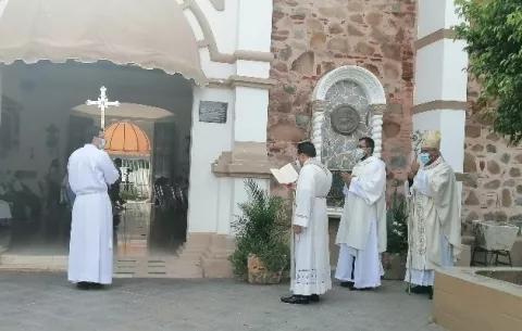 Anuncian cambios en normas para la asistencia a templos debido a la pandemia de la covid-19 en Azuero