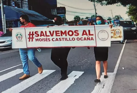 Marchan en La Chorrera exigiendo la construcción de nuevo centro escolar 