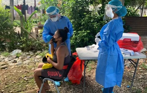 Panamá mantiene 3,673 casos activos de covid-19, 279 hospitalizados