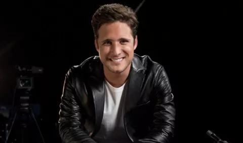 Diego Boneta publica un adelanto de la bioserie de Luis Miguel