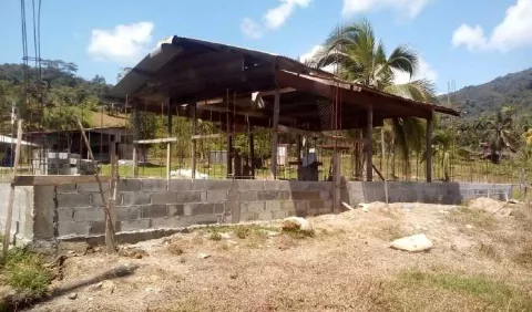 Construcción de escuela quedó a medias en Mununi