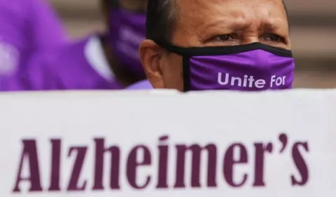 Faltan estrategias para pacientes con Alzheimer
