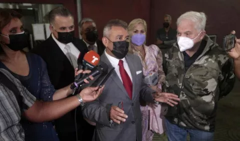 Fiscalía 'improvisa' en juicio oral contra Ricardo Martinelli
