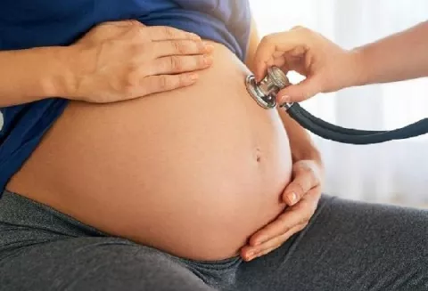 Sancionan ley que amplía el alcance del fuero de maternidad hasta el padre