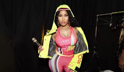 Galenos y autoridades gubernamentales desmienten las afirmaciones de Nicki Minaj