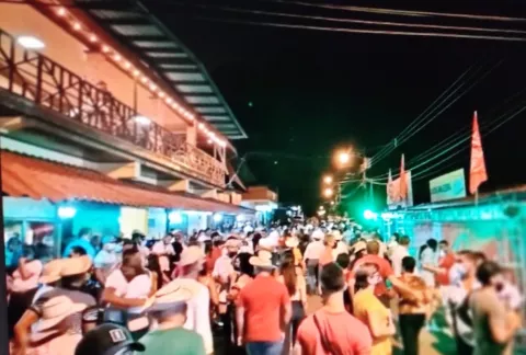 Eventos con música en Guararé se salen de control, asistentes son desalojados por policías 