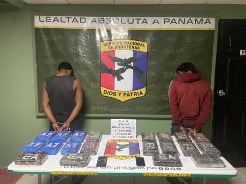 Capturan a dos hombres y decomisan presunta droga oculta en arena en la comarca Guna Yala