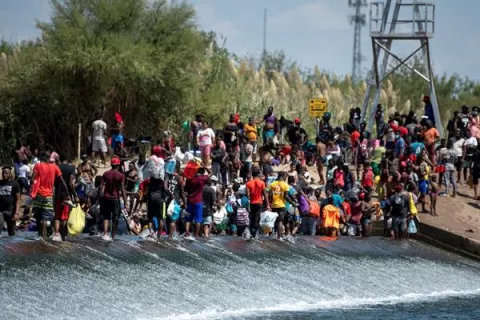 Haití expresa preocupación por sus ciudadanos en la frontera de México y Estados Unidos