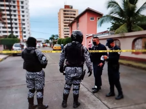 A puñaladas matan a un hombre y otro resulta herido en la Vereda Tropical, Colón 