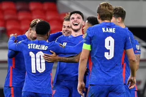 Suecia aturde a España; Italia retenida en casa; Inglaterra y Alemania ganan en eliminatorias europeas