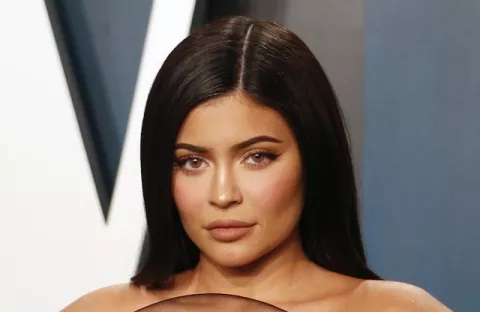 Kylie Jenner confirma que está embarazada con un emotivo video