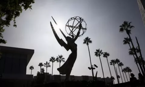 Netflix reina por fin en los Emmy con 'The Crown' y 'The Queen's Gambit'