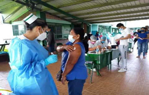 Habilitan dos puestos permanentes de vacunación contra la covid-19 en Panamá Oeste