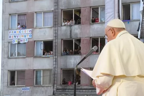 El papa apoya leyes civiles para las parejas homosexuales, pero no matrimonio