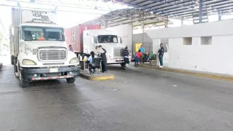 Transportistas confirman paro y la Cámara Marítima pide intervención del Gobierno