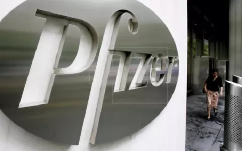 Pfizer prevé que en 'un año' volverá la 'vida normal' tras la pandemia de covid-19