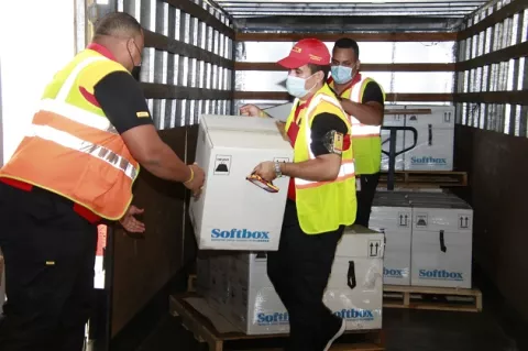 Covid-19: Panamá recibe trigésimo cuarto lote de vacunas de Pfizer, con 375,570 dosis