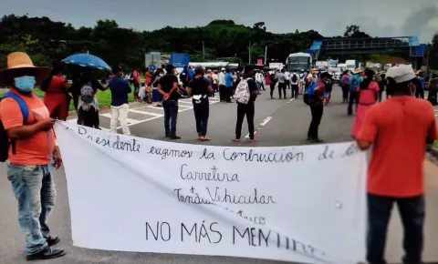  Indígenas Ngäbe-Buglé y moradores de Veraguas cierran vías en Las Palmas y Soná