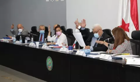 Cuestionan ausencia de magistrados del Tribunal Electoral en debate de reformas electorales