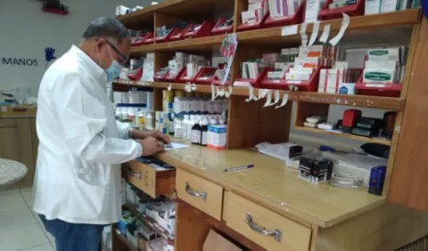 No hay norma que agilice los refrendos sobre medicamentos