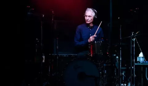 Los Rolling Stones homenajean a Charlie Watts en el vídeo de su nueva canción
