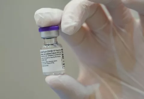 ¿Cuándo podrían autorizar la vacuna de covid-19 de Pfizer para niños entre 5 y 11 años de edad?