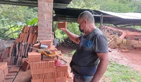 Voluntarios ambientales conocieron de cerca la elaboración de baldosas, ladrillos y hornos artesanales