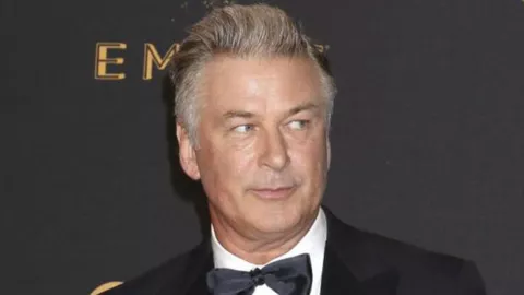 Alec Baldwin mata accidentalmente a la directora de fotografía durante el rodaje de 'Rust'