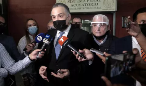 Falsedades y errores rodean  juicio a Ricardo Martinelli
