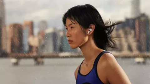 Apple presenta la tercera versión de sus auriculares AirPods, con audio espacial