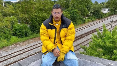 'Boza' estuvo en la alfombra roja de los Premios Platino en Madrid 