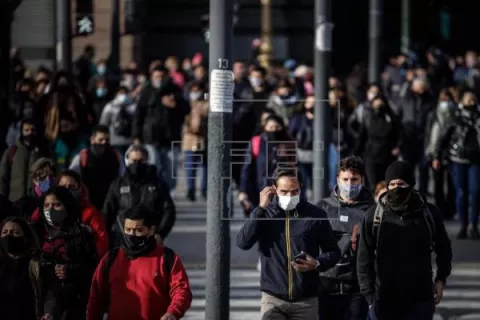 La mascarilla en espacios públicos deja de ser obligatoria en Buenos Aires